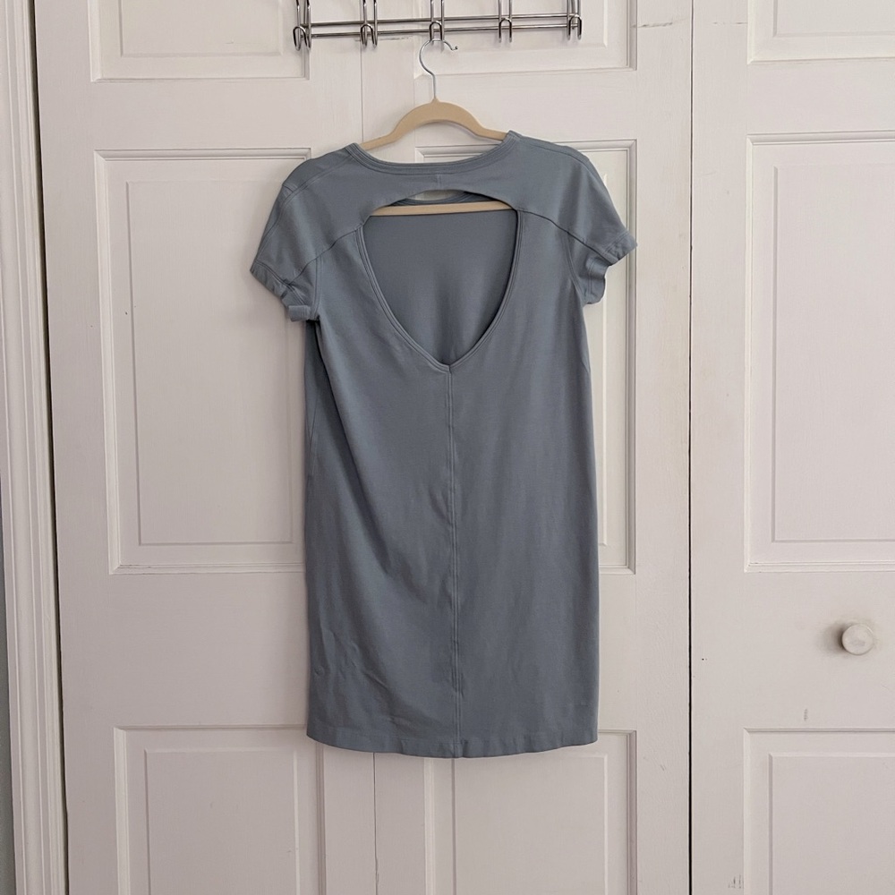 Lululemon Day Tripper Dress Chambray Blue Medium Stretch Open Back - Size 2